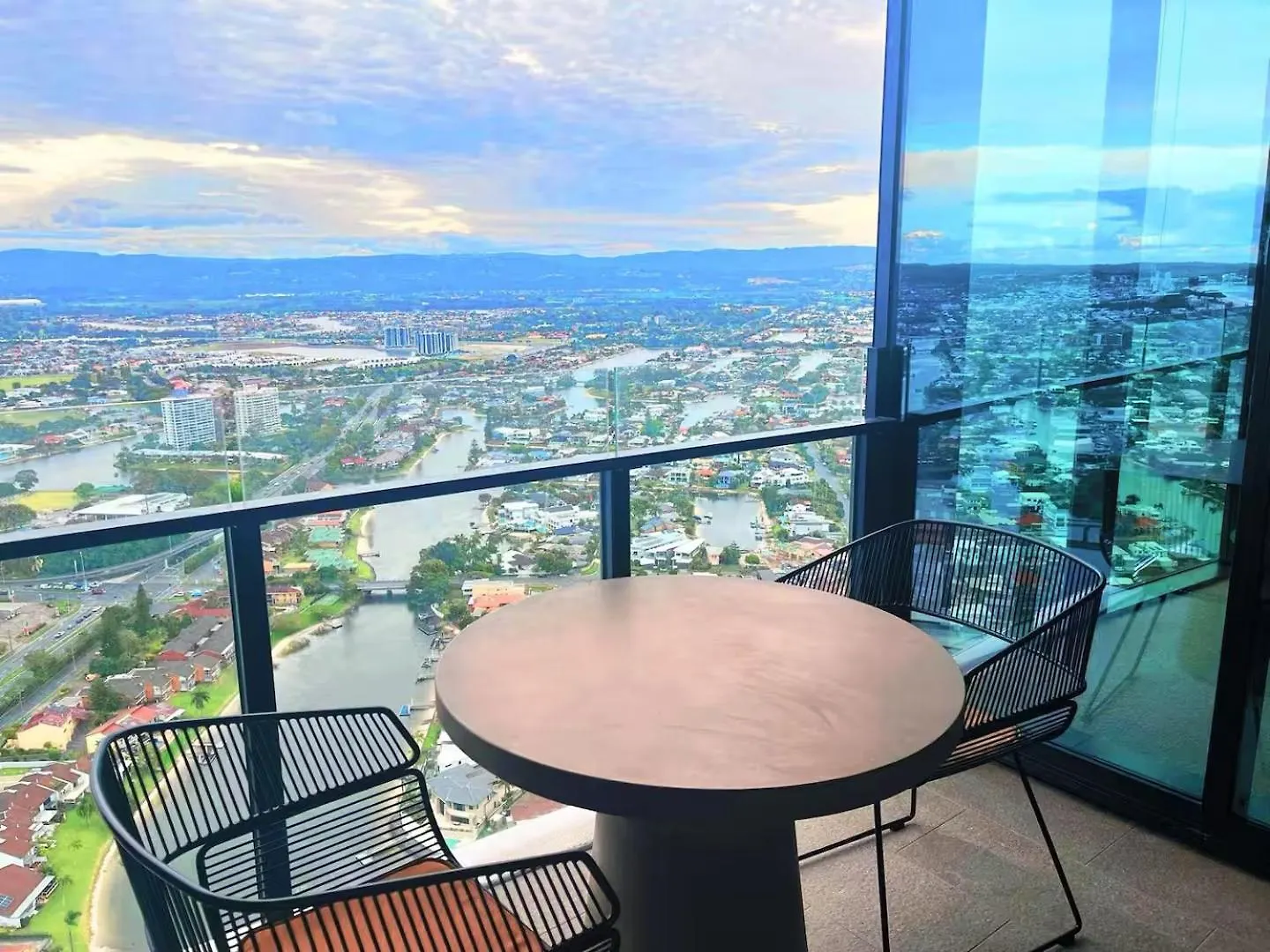 Azure Skyline Casino Residences Голд-Кост