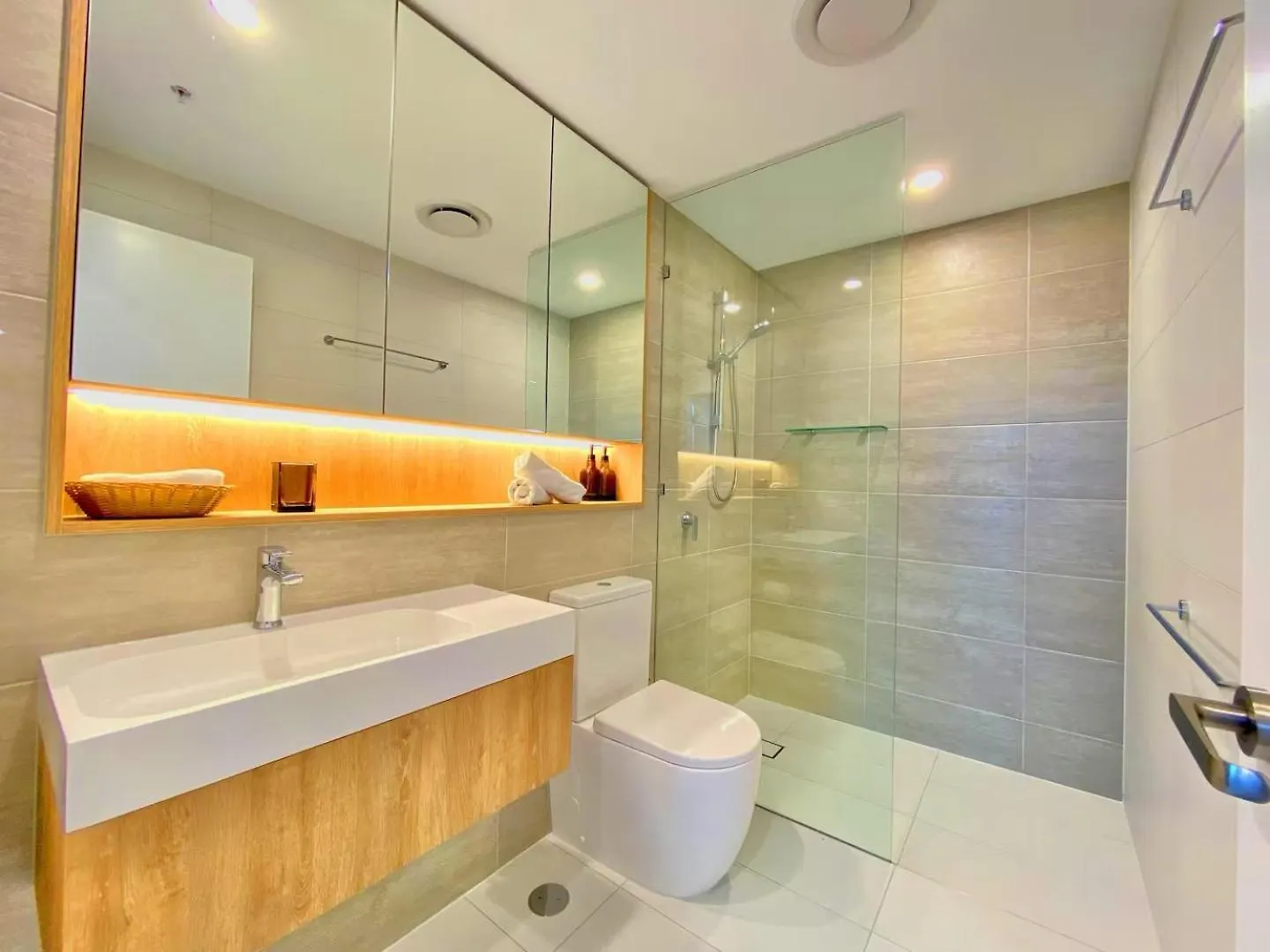 Azure Skyline Casino Residences Gold Coast 0*,  Australia
